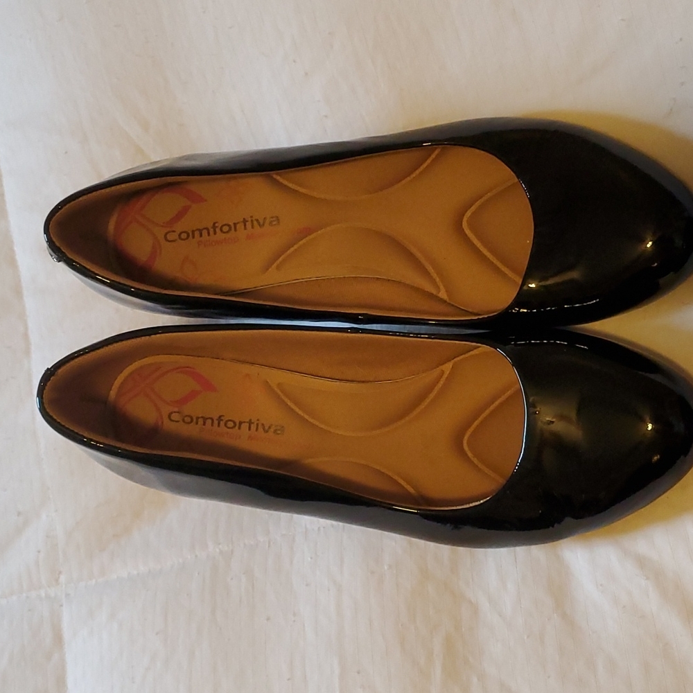Comfortiva pillow top pumps